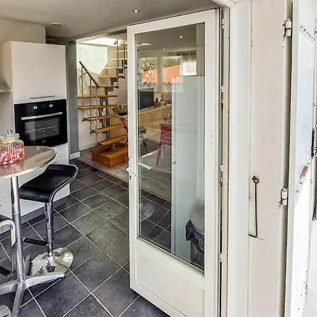 Apartment 2 Bedroom Beautiful In *